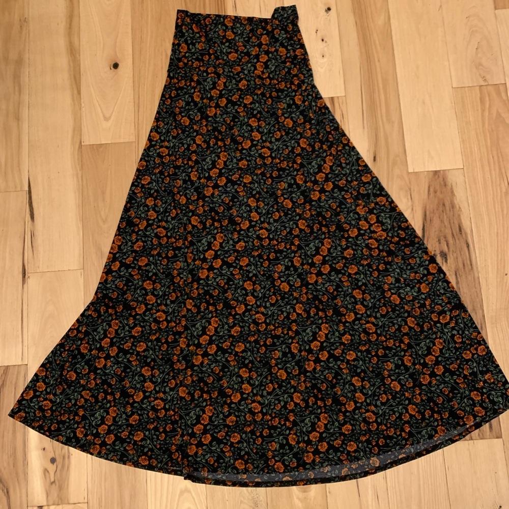 LuLaRoe maxi skirt in XS